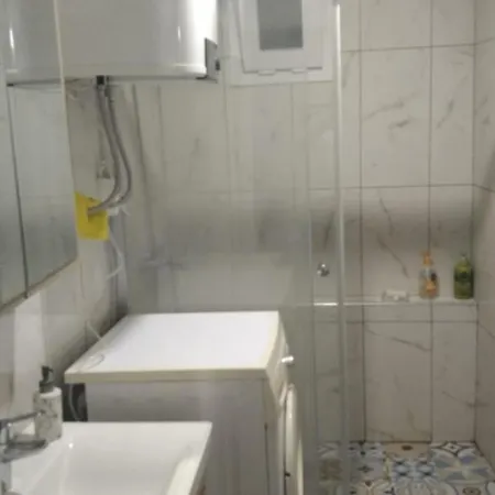 Yalikavakta Muhtesem Deniz Manzarali Bahceli Apartment